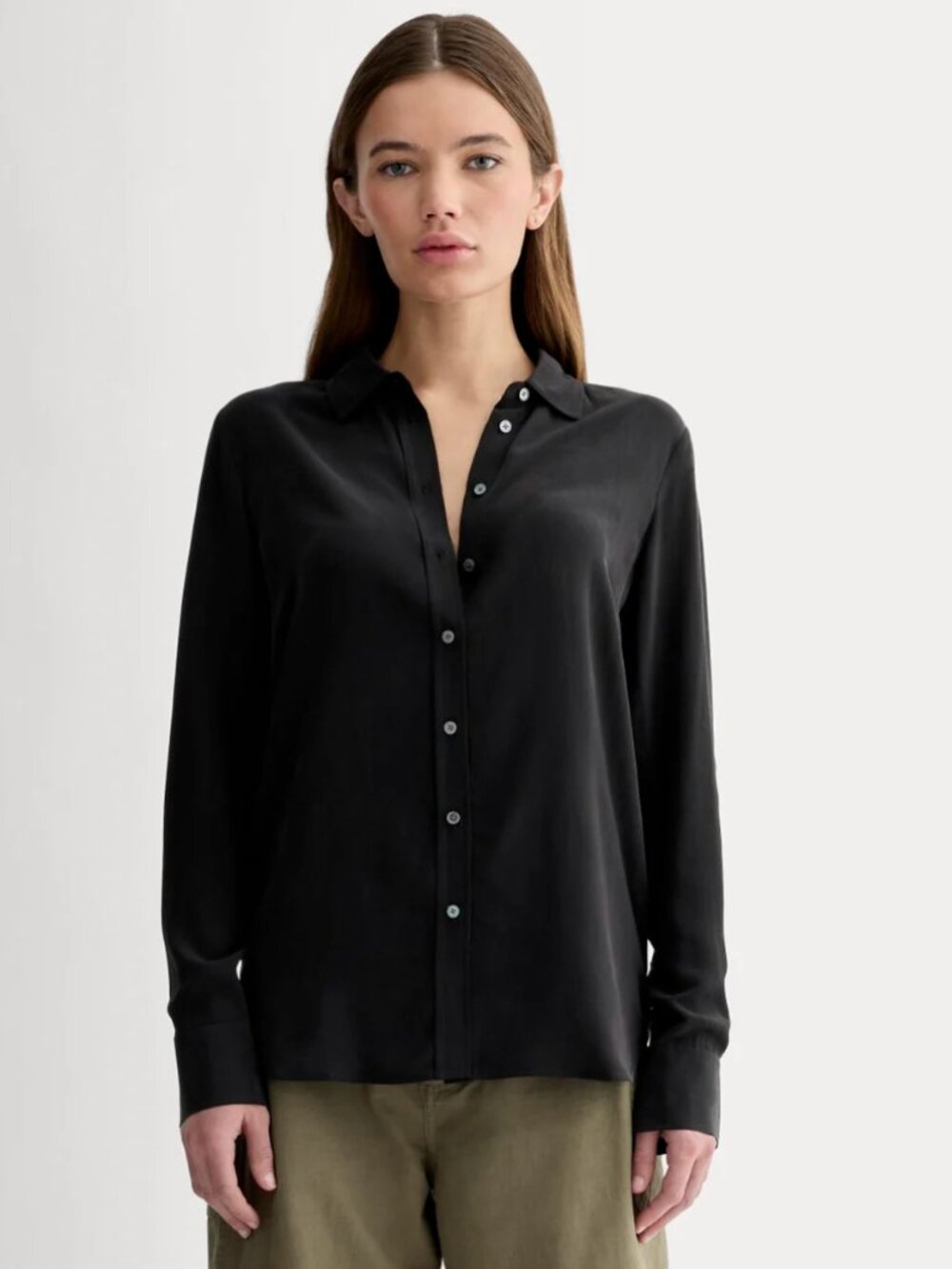 Everlane - The Must-Have Shirt in Washable Silk (Black)